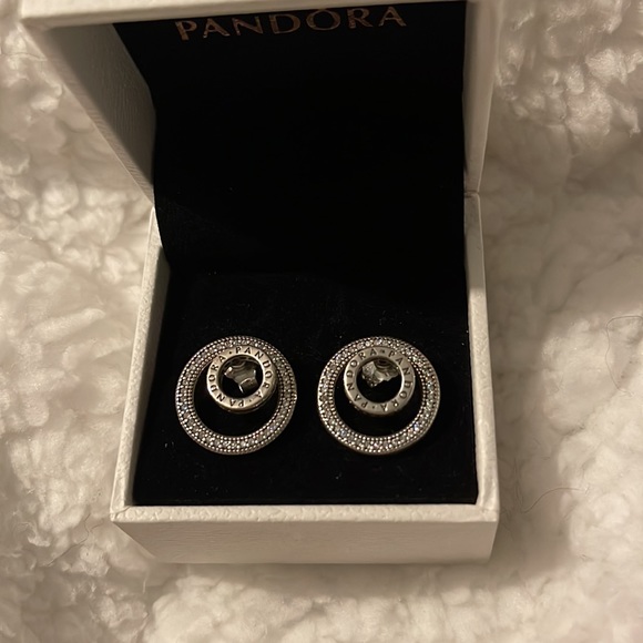 Pandora logo circle stud earrings - Picture 4 of 5